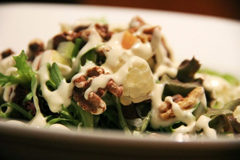 Salade d'automne mâche et noix