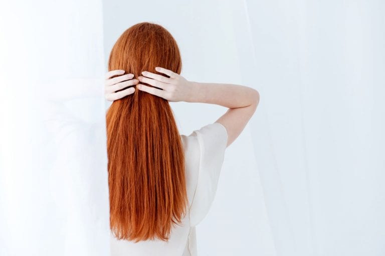cheveux roux cure sebum