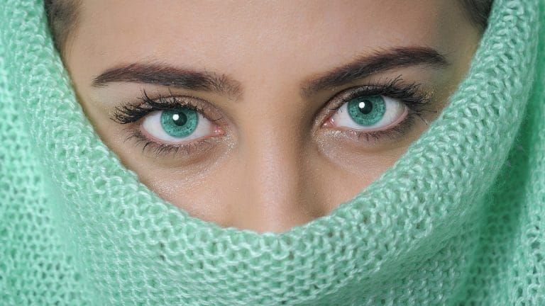 Astuce beauté : comment avoir et accentuer les yeux bleus ?