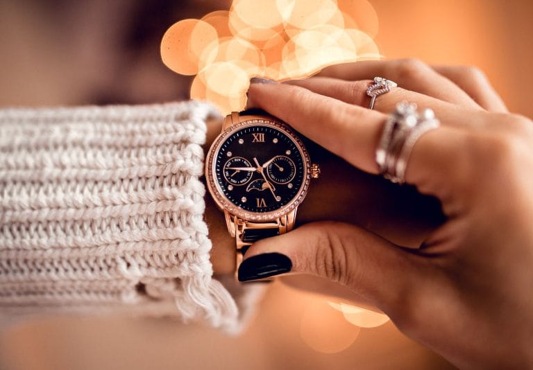 montre doré pour femme