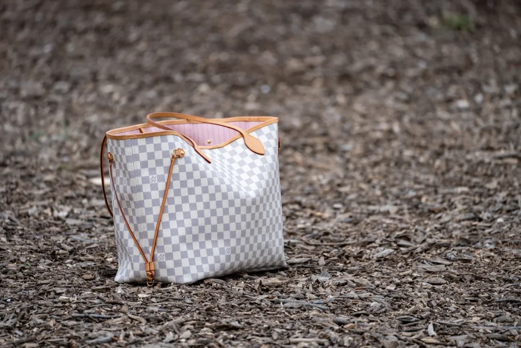 sac a main louis vuitton neverfull