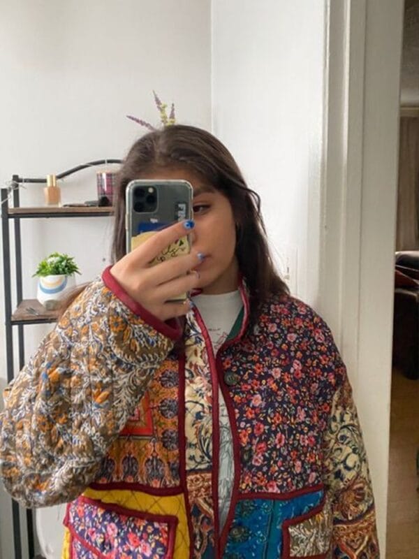 Veste Patchwork Ethnique Colorée avec Motifs Floraux et Géométriques – Image 9